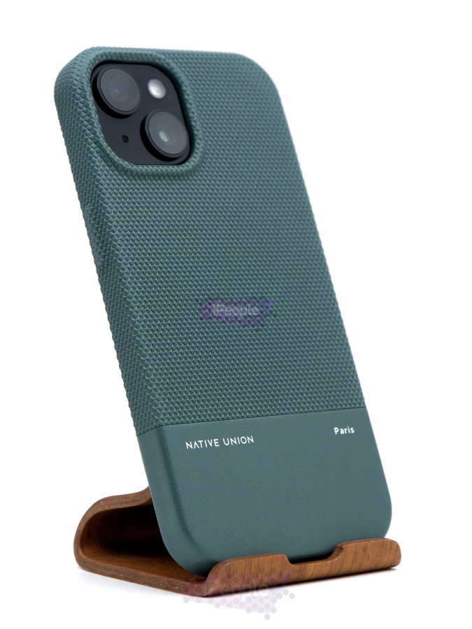 Фото Купить Чехол Native Union Classic для iPhone 15 Зелёный по низкой цене в Москве