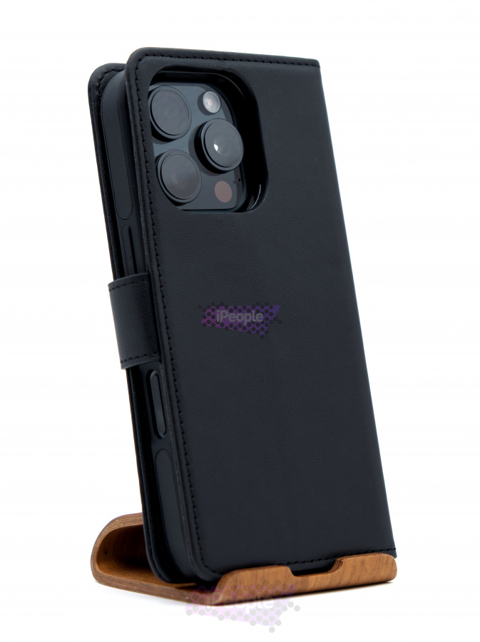 Фото Купить Чехол Tech-Protect Wallet MagSafe для iPhone 16 Pro Чёрный по низкой цене в Москве