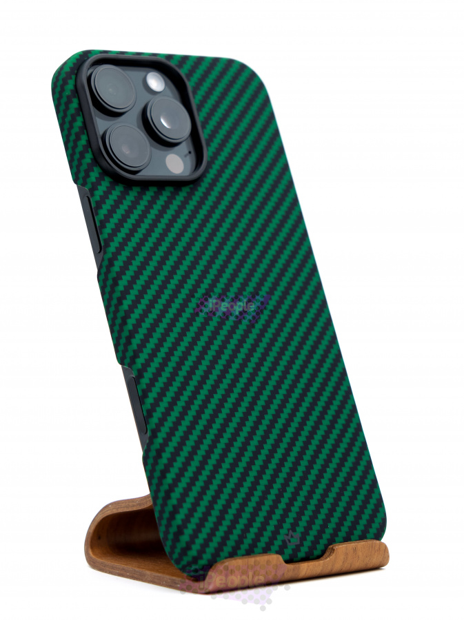 Фото Купить Чехол VLP Kevlar case with MagSafe для iPhone 16 Pro Max Зелёный по низкой цене в Москве