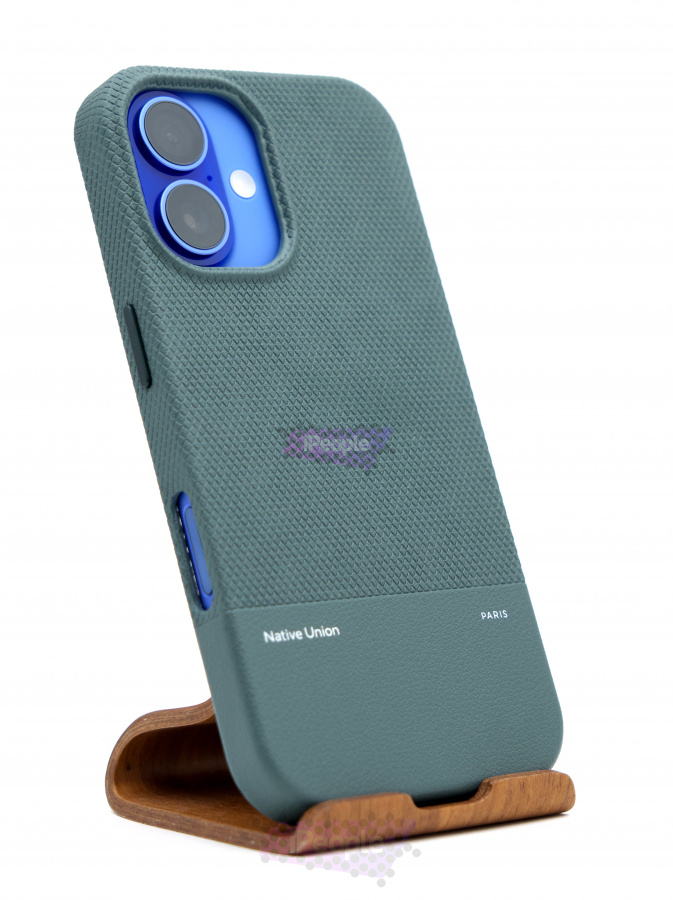 Фото Купить Чехол Native Union Classic case with MagSafe для iPhone 16 Зелёный по низкой цене в Москве