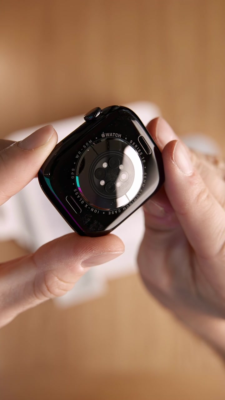 Распаковка Apple Watch 10 46мм Jet Black Sport Loop