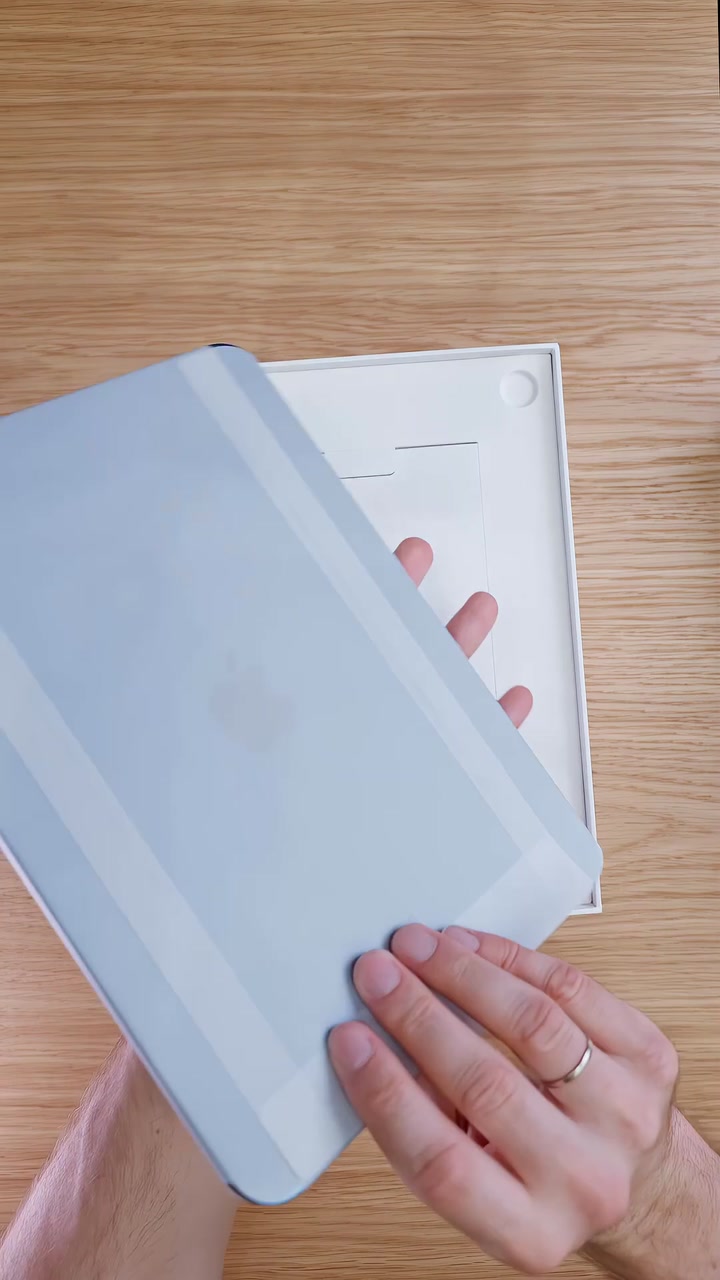 Распаковка iPad 10