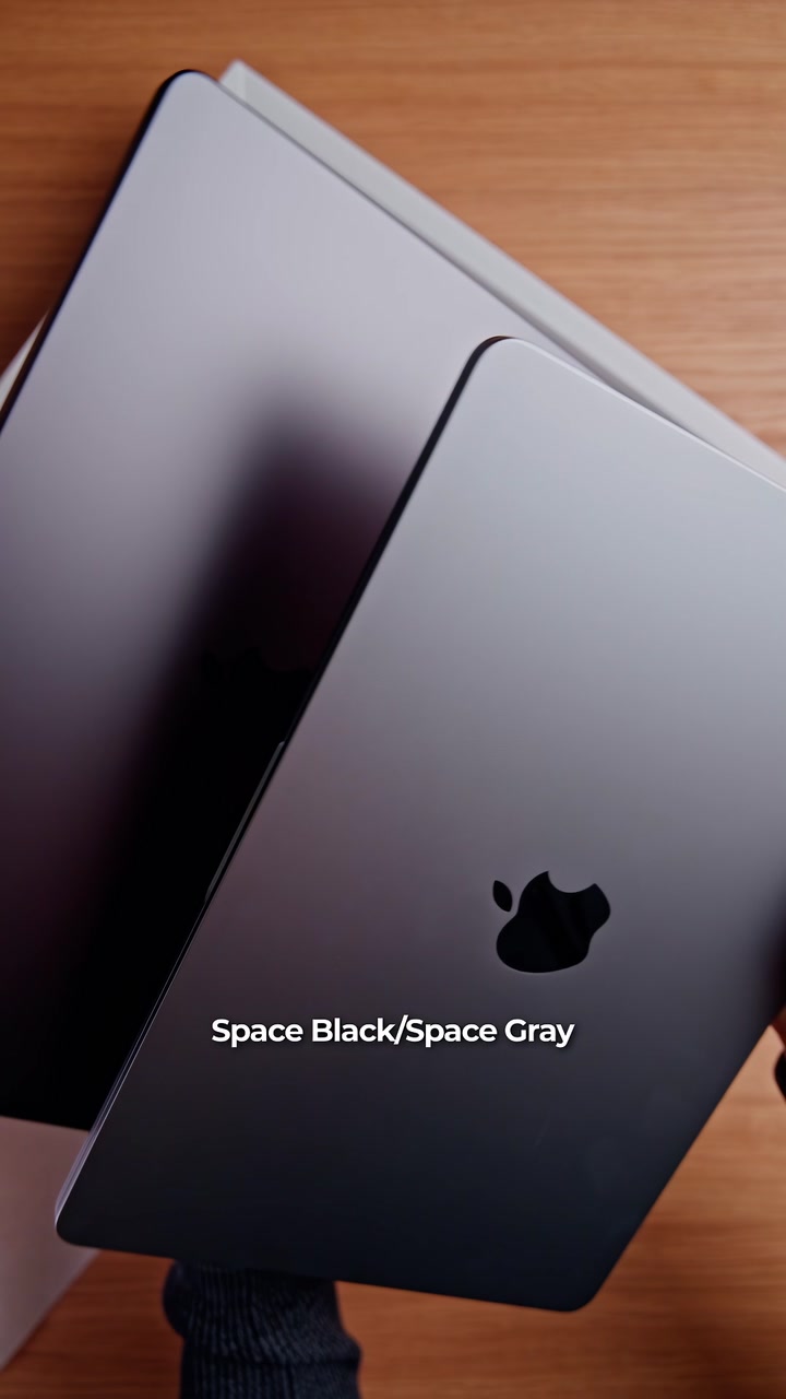 Распаковка MacBook Pro в новом цвете Space Black. Как вам новое цветовое решение от Apple?