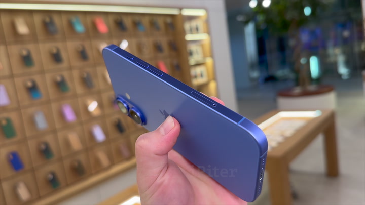 iPhone 16 Ultramarine