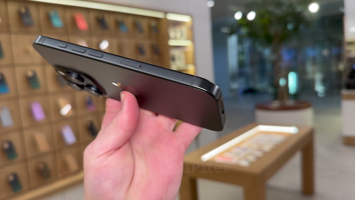 iPhone 16 Pro Black Titanium