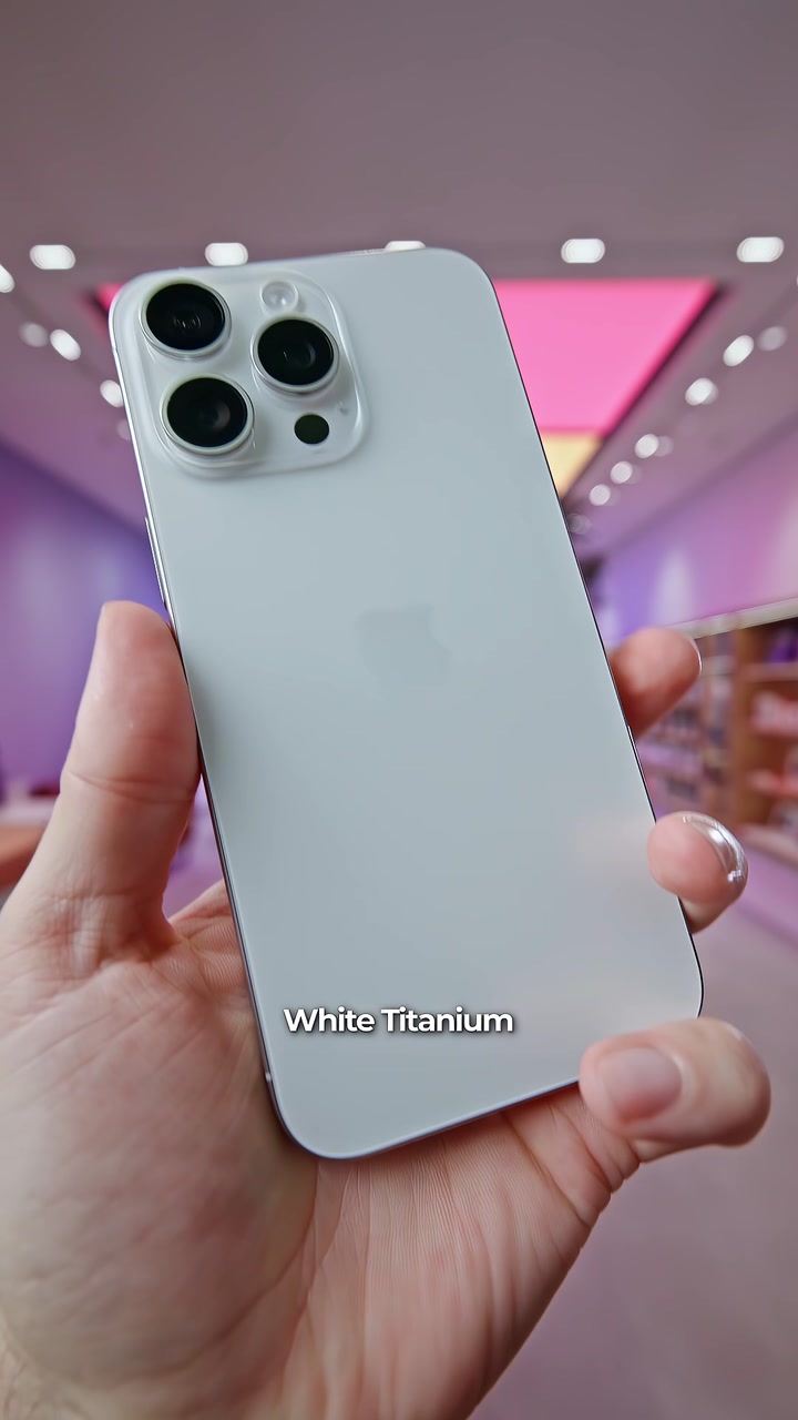 Как думаете, меняется ли впечатление от iPhone в зависимости от его цвета?