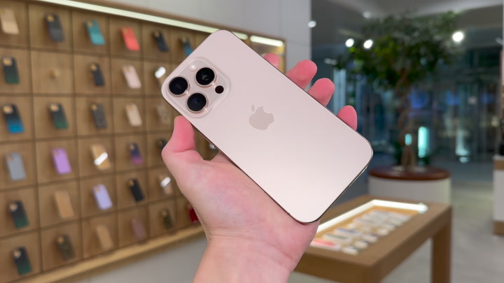 iPhone 16 Pro Desert Titanium