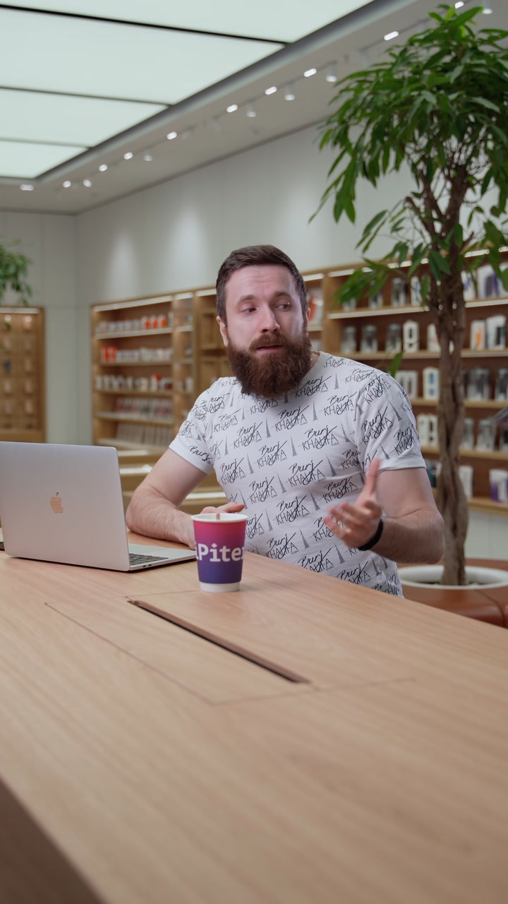 Мы продолжаем обслуживать технику Apple официально. Как? Рассказываем в этом видео