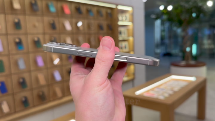 iPhone 16 Pro Natural Titanium