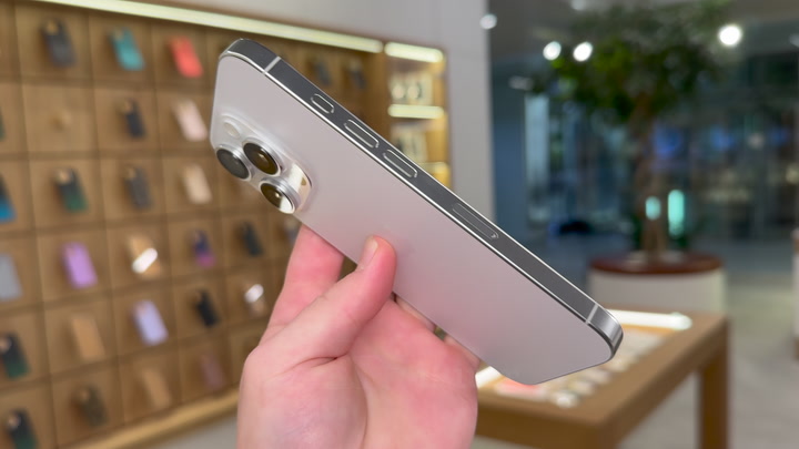 iPhone 16 Pro White Titanium