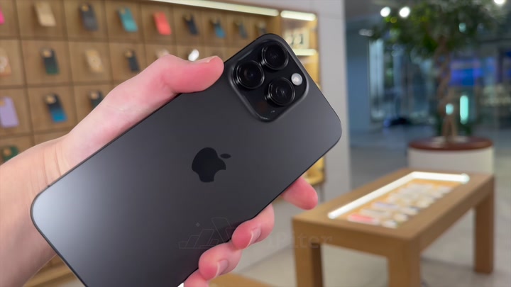 iPhone 16 Pro Max Black Titanium