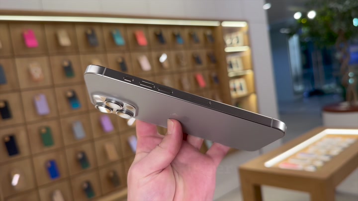 iPhone 16 Pro Max Natural Titanium