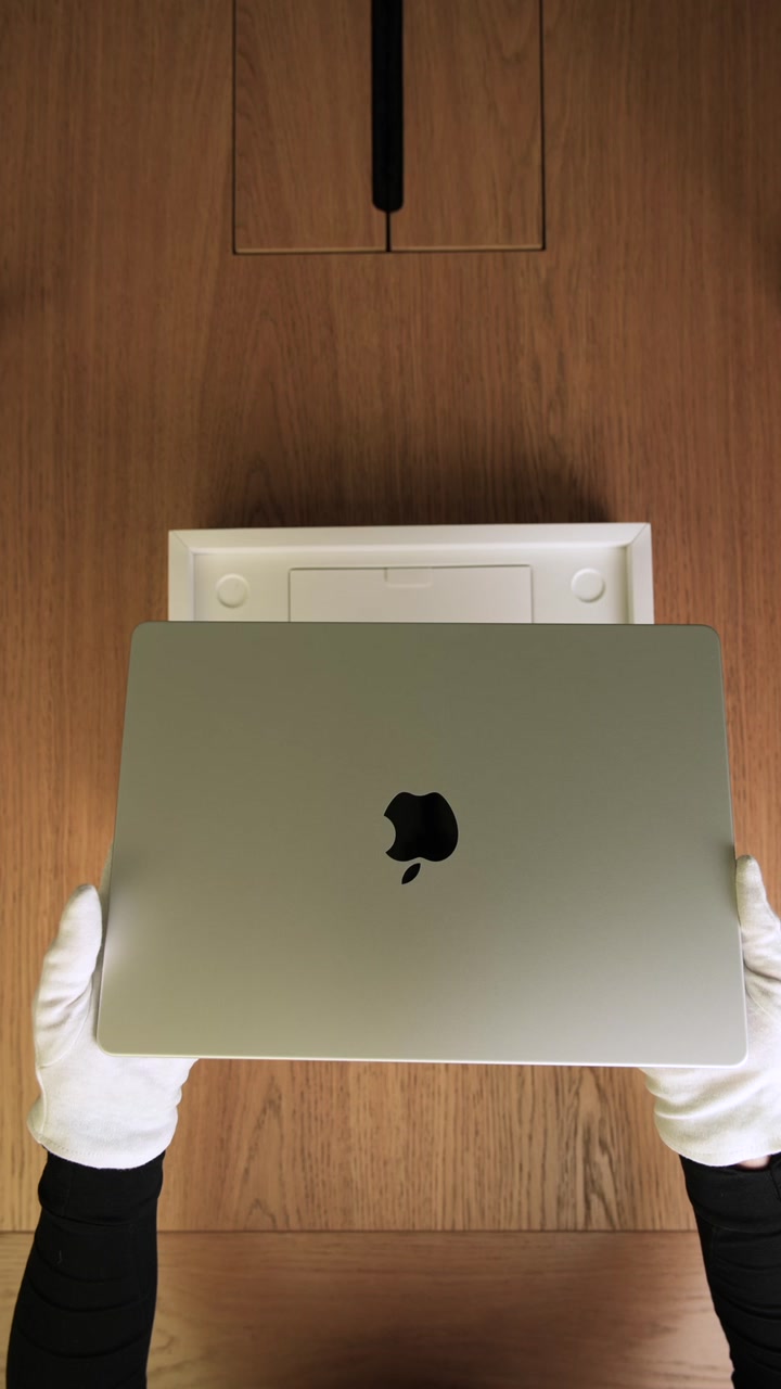Apple MacBook Air 13 (2022) Starlight