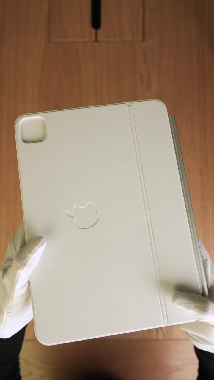Клавиатура Apple Magic Keyboard для iPad Pro (M4/M5) 11" (MWR03) White