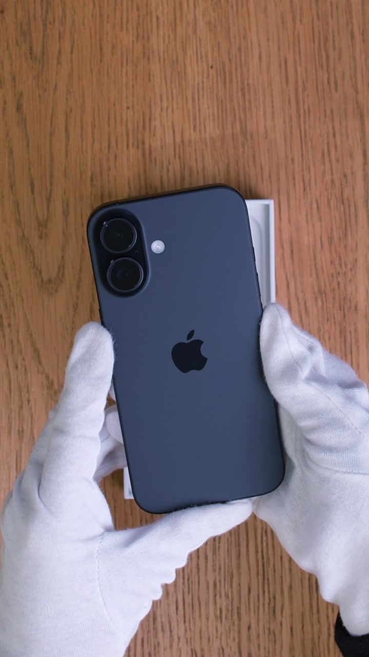 Apple iPhone 16 Black (Чёрный)