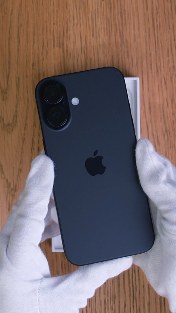 Apple iPhone 16 Black (Чёрный)