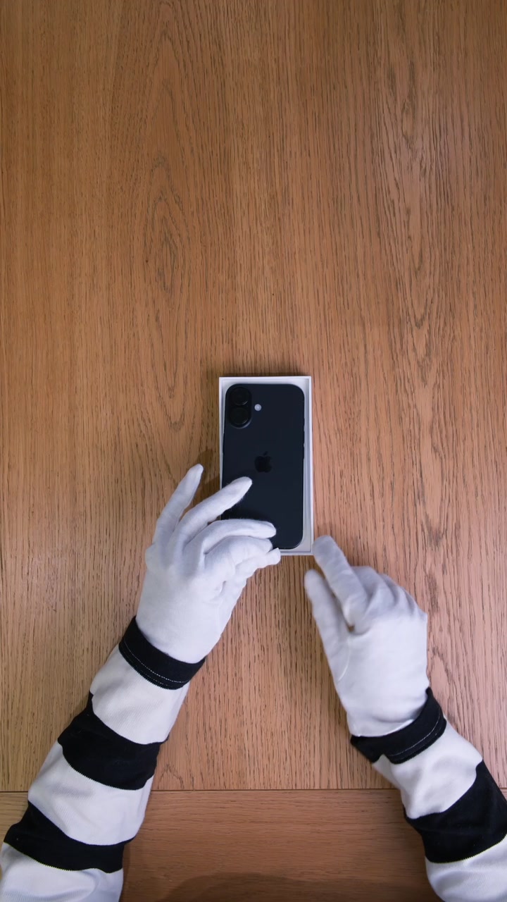 Apple iPhone 16 Black (Чёрный)