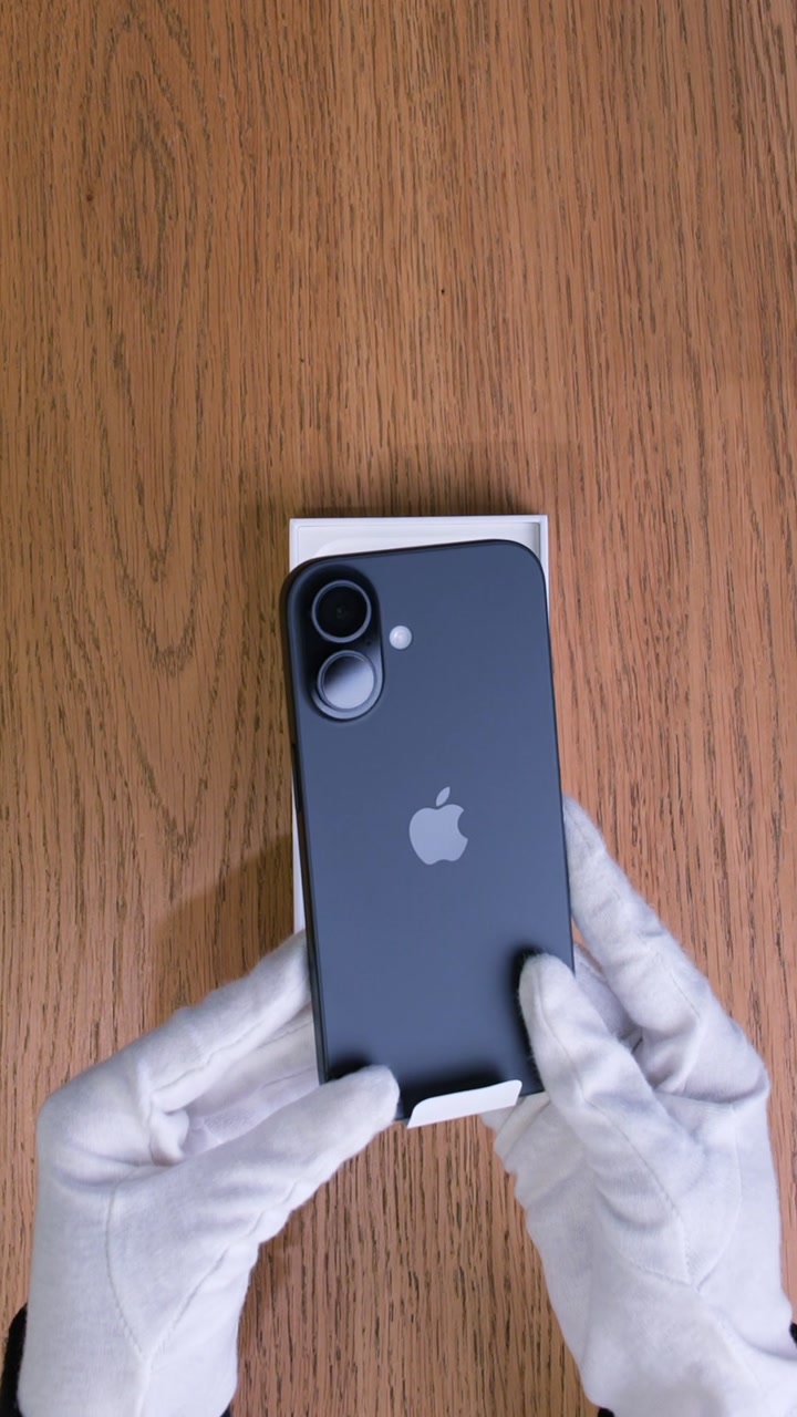 Apple iPhone 16 Black (Чёрный)