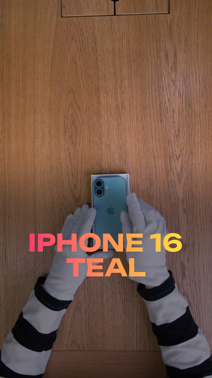 Apple iPhone 16 Teal