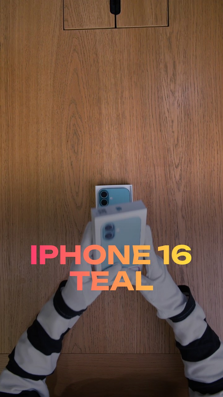 Apple iPhone 16 Teal