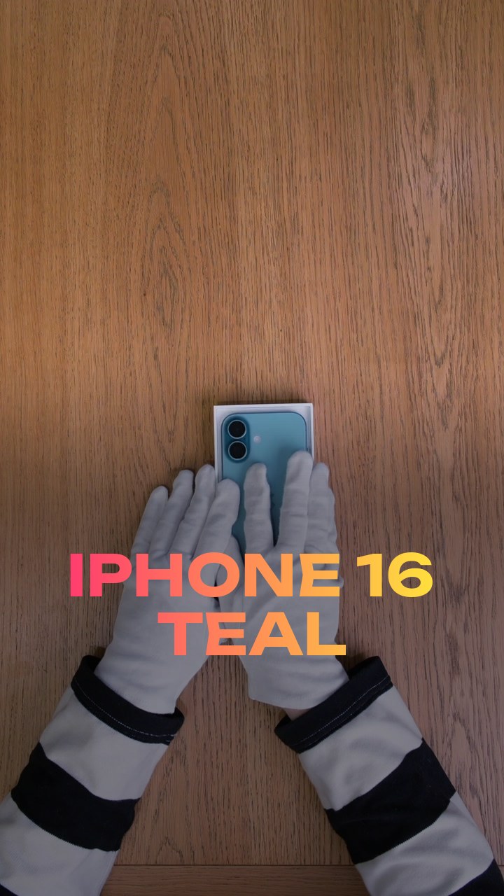Apple iPhone 16 Teal