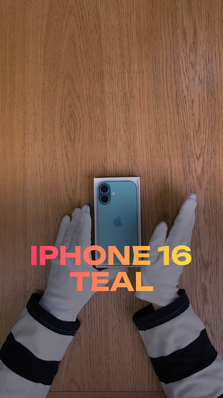 Apple iPhone 16 Teal