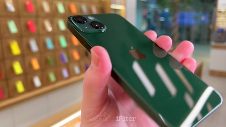 iPhone 13 Green