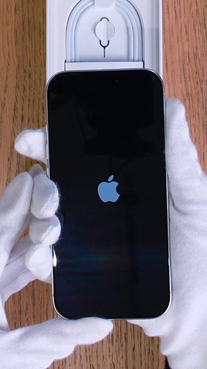 Apple iPhone 16 Pro White Titanium (Белый титан)