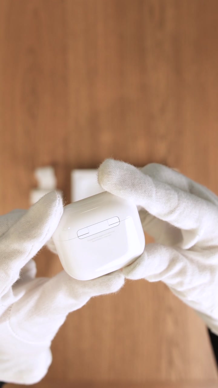 Apple AirPods (4-го поколения) с шумоподавлением ANC (MXP93)