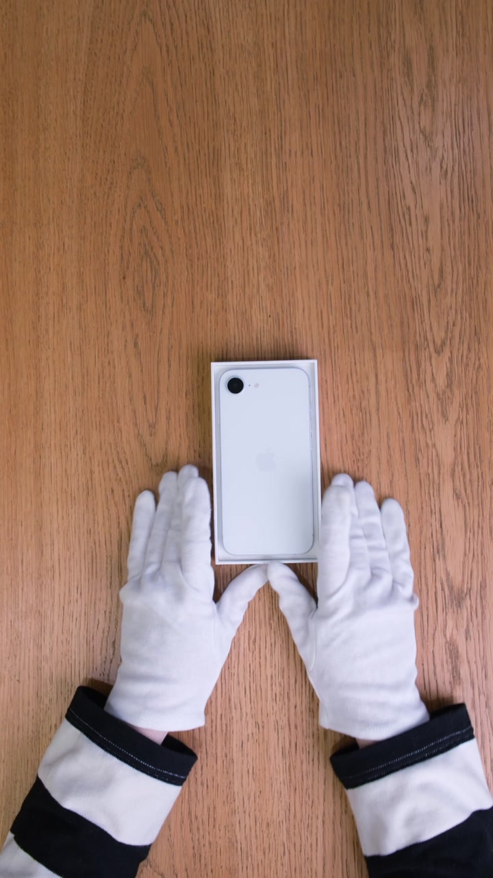 Apple iPhone 16e White (Белый)