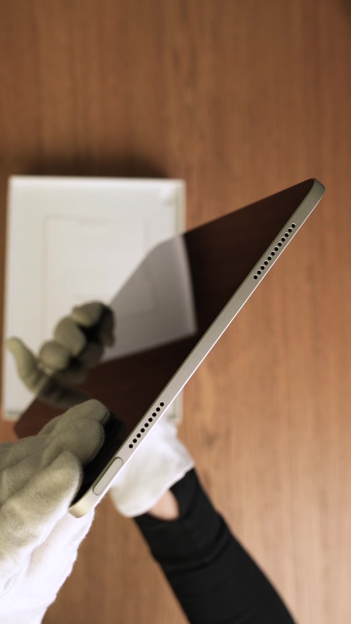 Apple iPad Air 7 (2025) 11 дюймов Wi-Fi Starlight (Сияющая звезда)