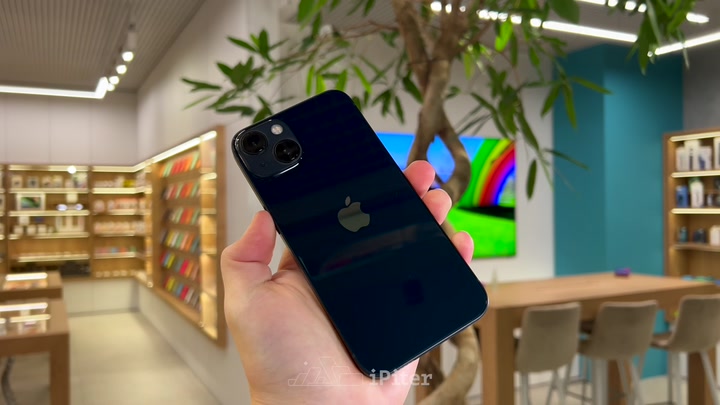 iPhone 13 Midnight