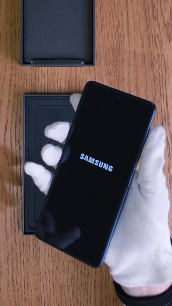 Смартфон Samsung Galaxy Z Flip 7 (Blue Shadow) SM-F766 (Nano-sim + eSim)