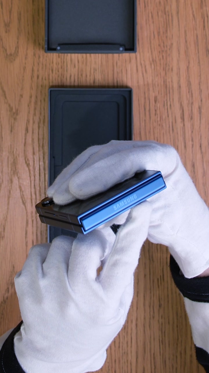 Смартфон Samsung Galaxy Z Flip 7 (Blue Shadow) SM-F766 (Nano-sim + eSim)