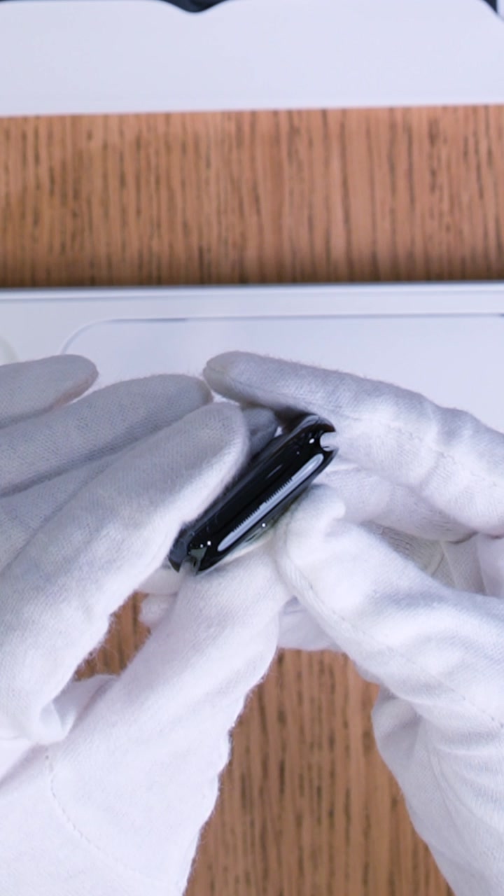 Apple Watch Series 11 42 мм Корпус из алюминия «Jet Black» Спортивный ремешок S/M «Black»