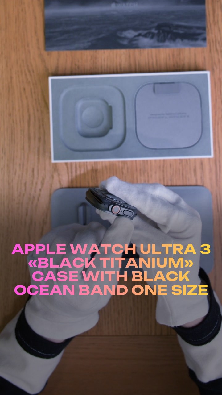 Apple Watch Ultra 3 49 мм «Black Titanium» Case with Black Ocean Band One Size