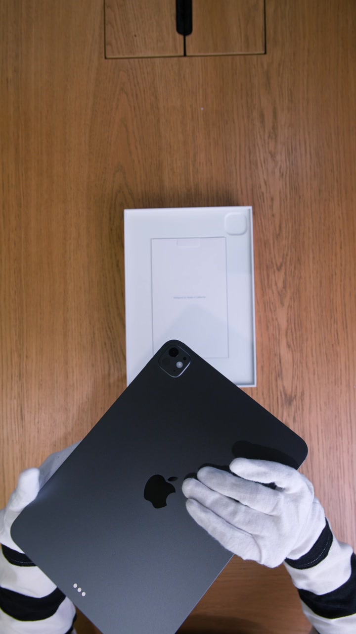 iPad Pro (2025) 11 дюймов Wi-Fi Space Black (Космический черный) Standard glass