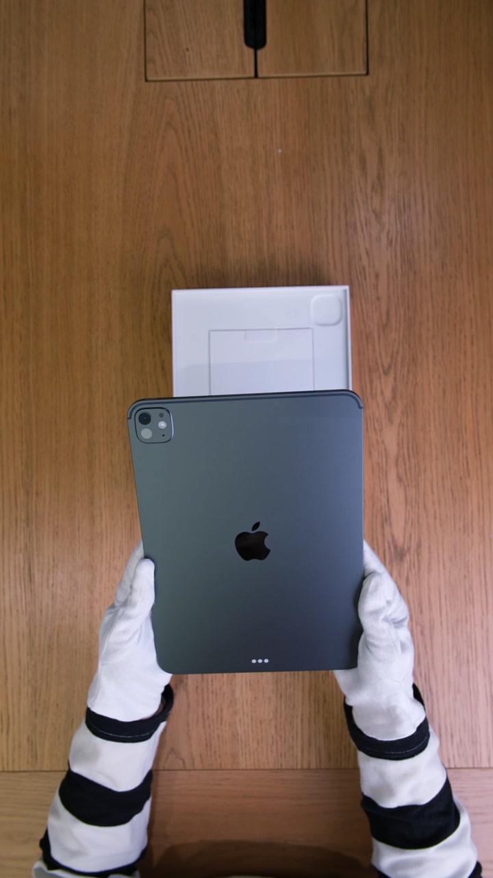 iPad Pro (2025) 11 дюймов Wi-Fi Space Black (Космический черный) Standard glass