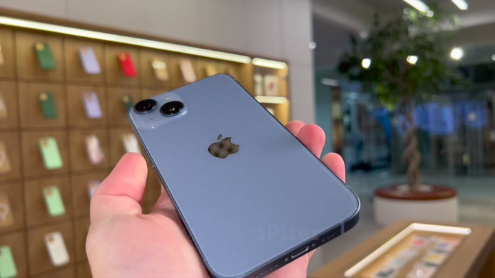 iPhone 14 Blue