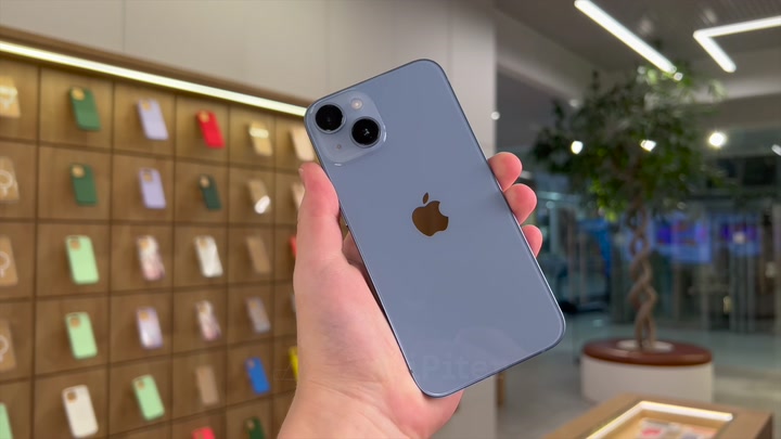 iPhone 14 Blue