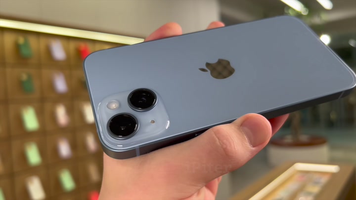 iPhone 14 Blue