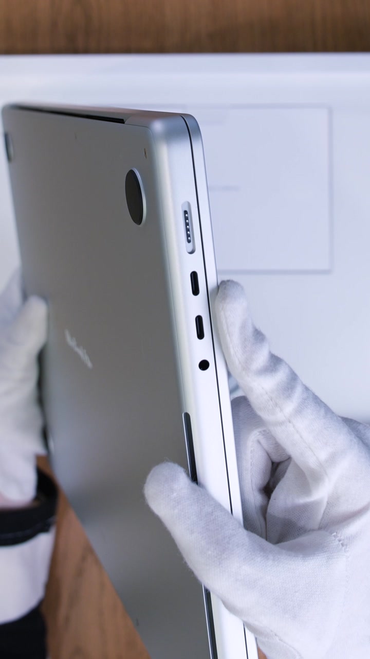 Apple MacBook Pro 16 (2026) Silver