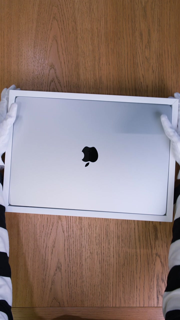 Apple MacBook Pro 16 (2026) Silver