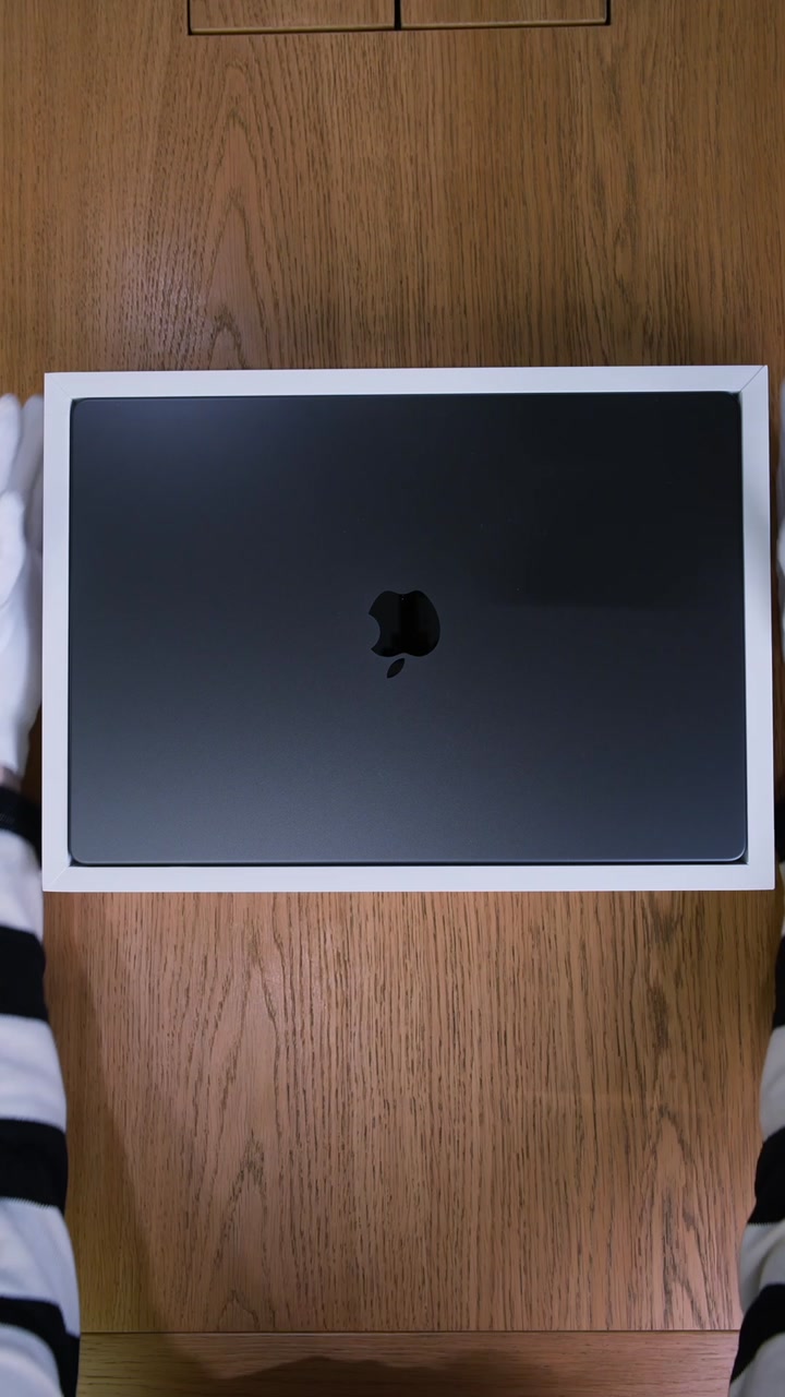 Apple MacBook Pro 16 (2026) Space Black