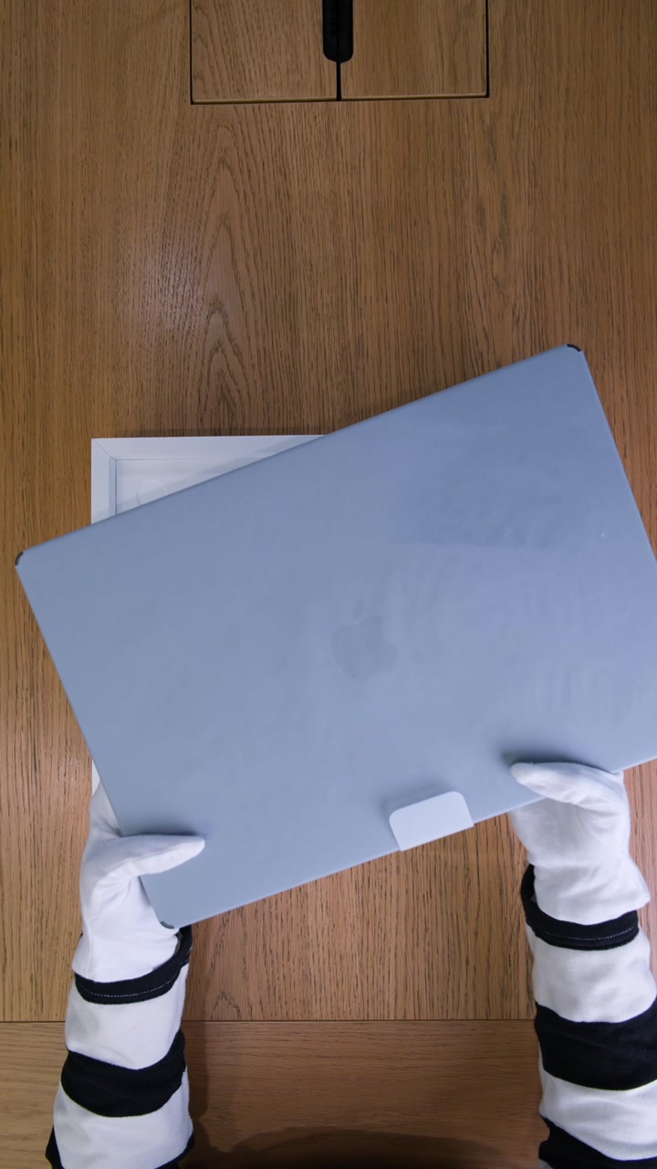 Apple MacBook Pro 16 (2026) Space Black