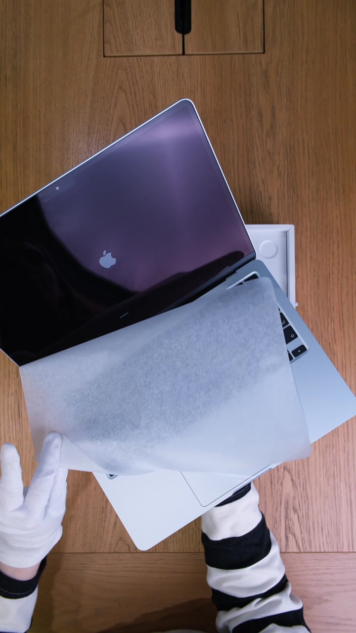 Apple MacBook Air 13 (2026) M5 Sky Blue