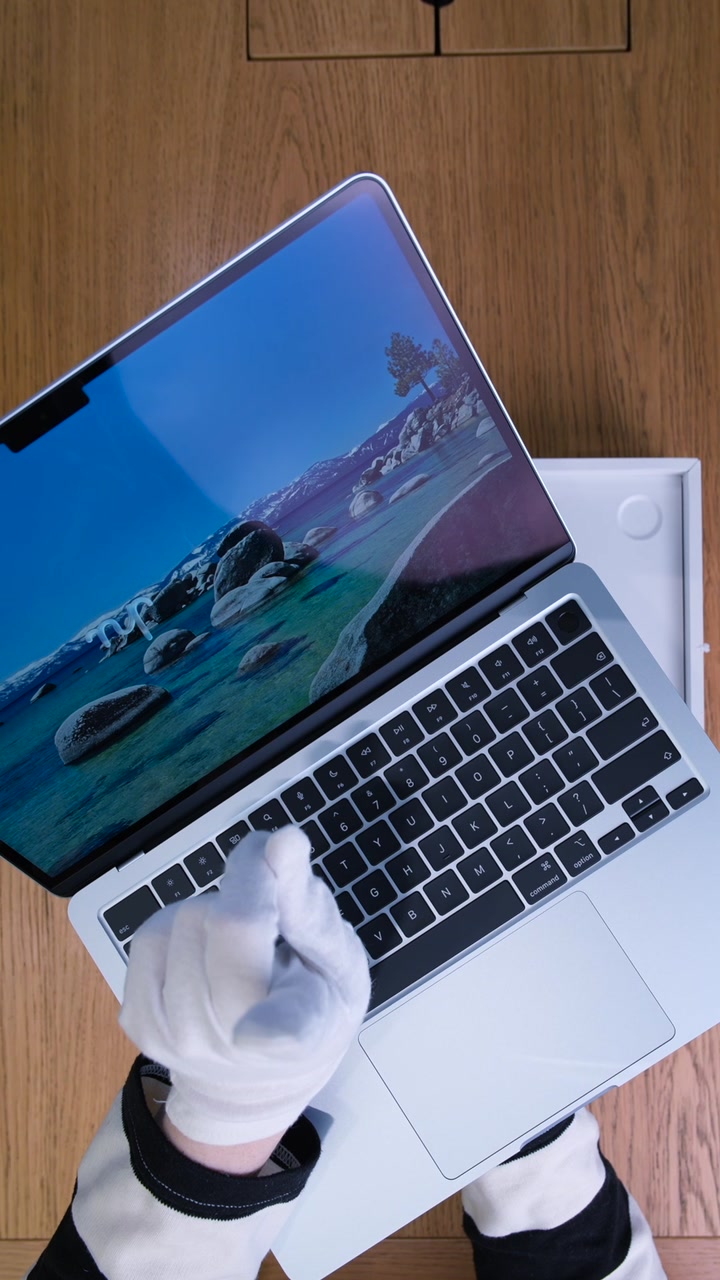 Apple MacBook Air 13 (2026) M5 Sky Blue