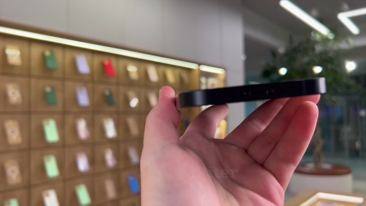 iPhone 14 Midnight