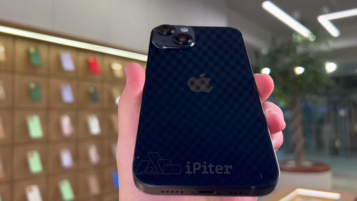 iPhone 14 Midnight