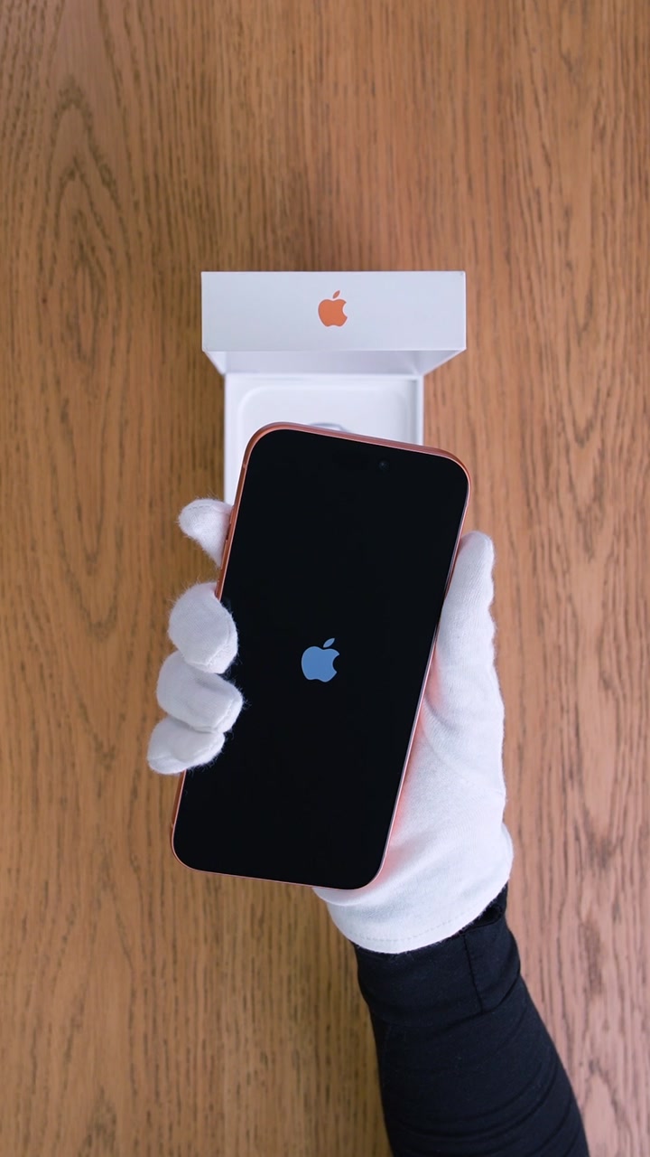 Apple iPhone 17 Pro Max Cosmic Orange (Оранжевый)